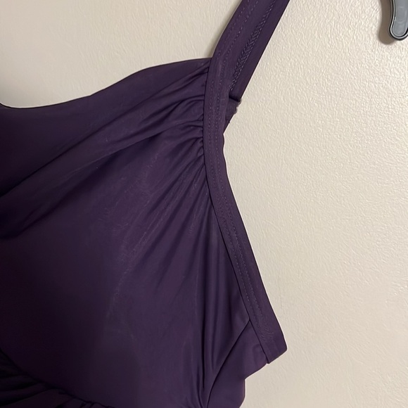 Woman’s One Piece Slenderizing Lands’ End Swimsuit Size 26W In Eggplant - Picture 5 of 12